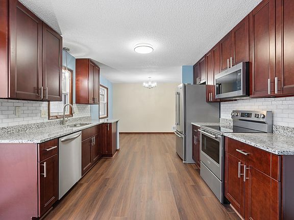 3rd image of 1051 Tiller Ln