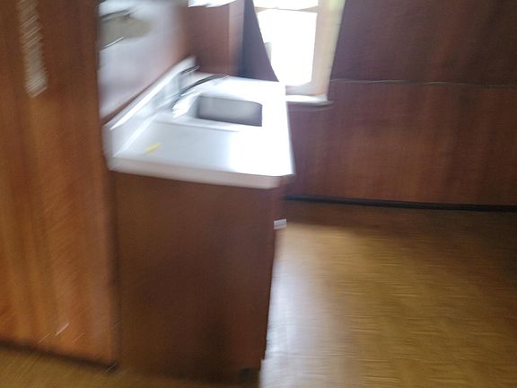 5th image of 898 Northland Ave #2