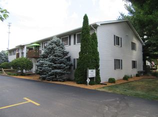 682 W Middle St APT 2, Chelsea, MI 48118