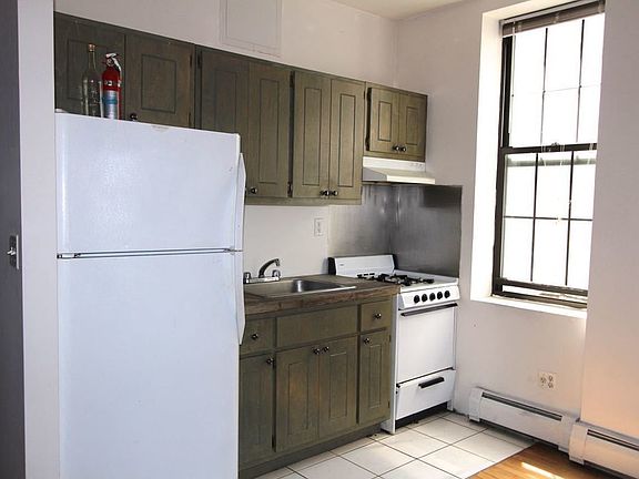 5th image of 492 Morgan Ave APT 3F