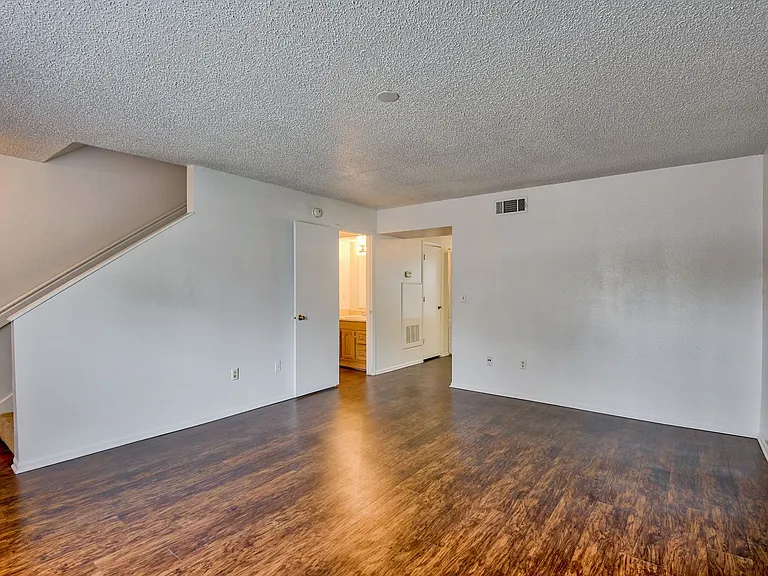 Pinewood Pointe — Photo 7
