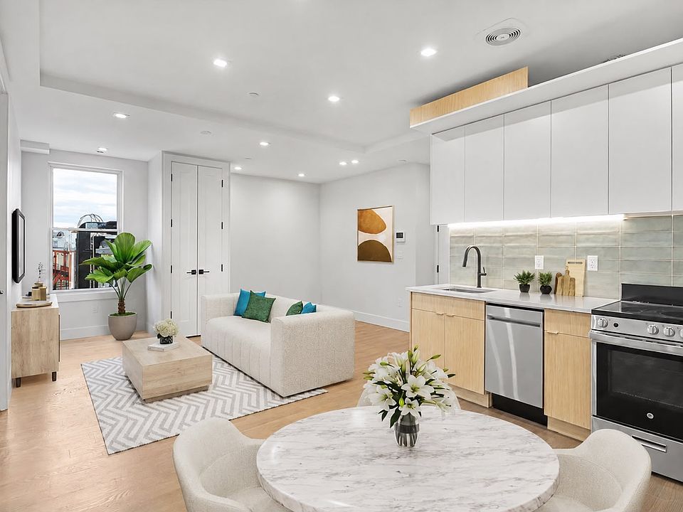 1st image of 322 Graham Ave APT 2B