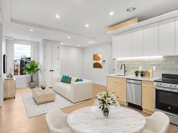 322 Graham Avenue image 1 of 6