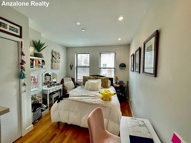 419 Hanover St #7 — Photo 8