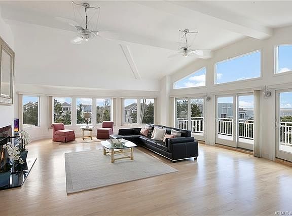 5th image of 1048 Long Beach Blvd #C