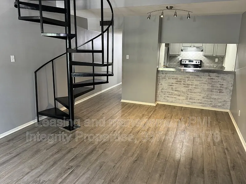 2 bed, 1.0 bath, 884 sqft, $1,150 — Photo 3