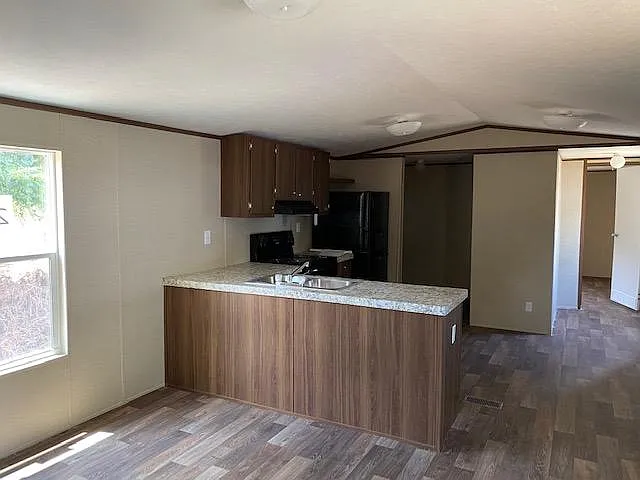 908 Turney Ln — Photo 4