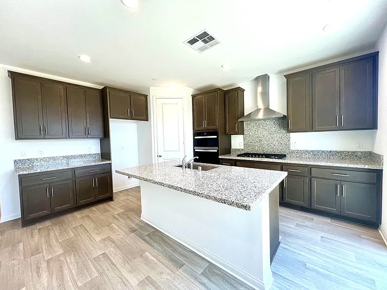 4208 E Flutter Prado — Photo 2