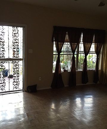 3rd image of 319 Jackson Ct
