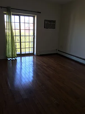 Rented by Metropolis International Realty Inc. | media 4