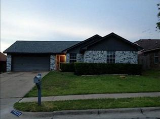 8225 Mark Ln, Watauga, TX 76148