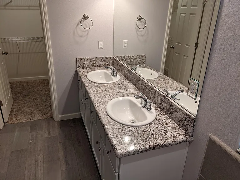 2216 Lombard Ln — Photo 18
