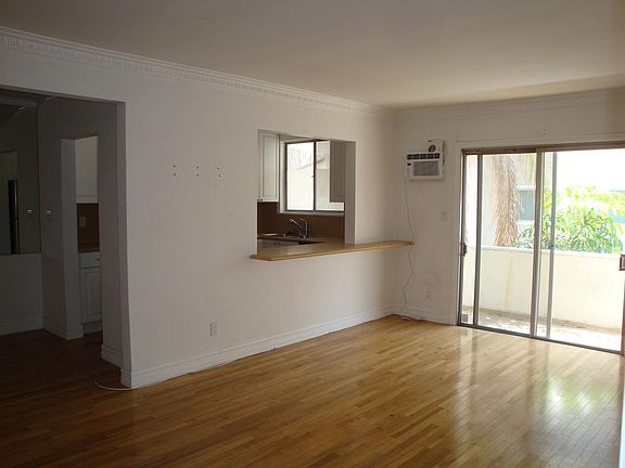 5th image of 1538 N Hayworth Ave APT 10