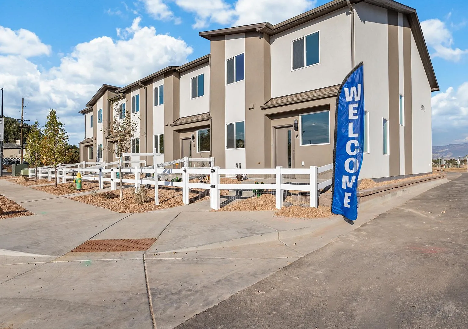 3 bed, 2.5 bath, 1512 sqft, $2,300 — Photo 1
