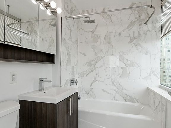 5th image of 200 Water St APT 2615