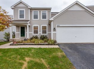 1911 Marsh Meadow Ln, Round Lake, IL 60073