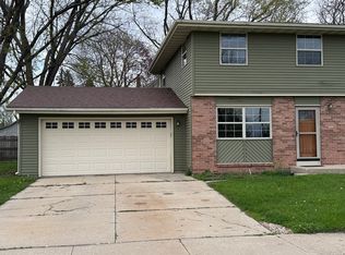 2610 Bond Pl, Janesville, WI 53548