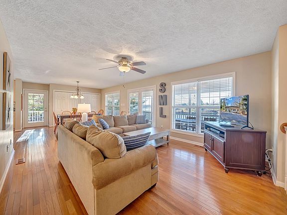 3rd image of 1422 Kaseys Lakeview Dr