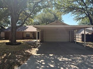 1020 Almond Dr, Mansfield, TX 76063