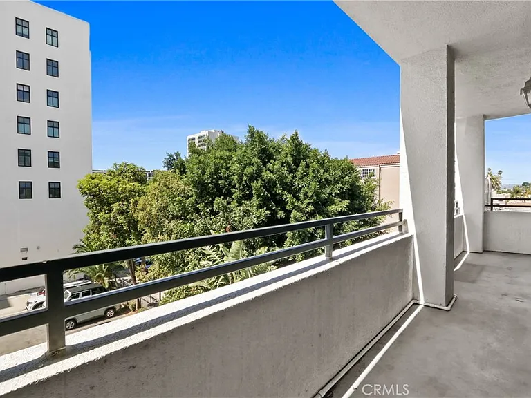 838 Pine Ave #307 — Photo 4