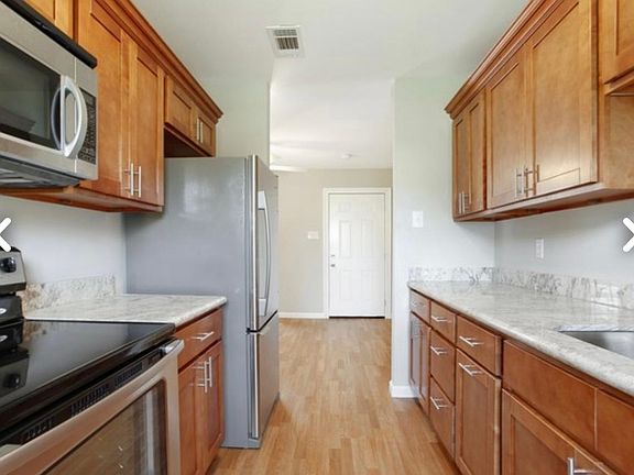 2nd image of 2605 Washington Ave Unit 4