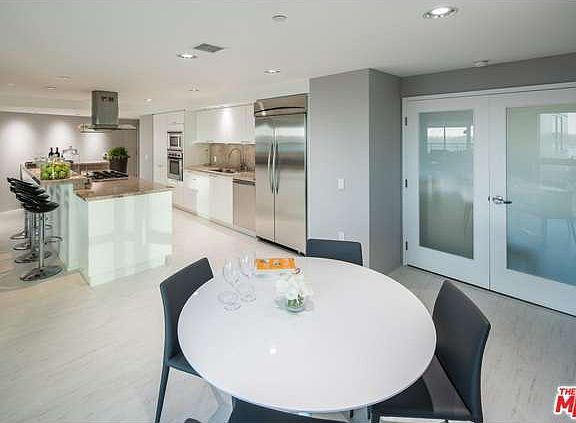 5th image of 13650 Marina Pointe Dr Unit 901