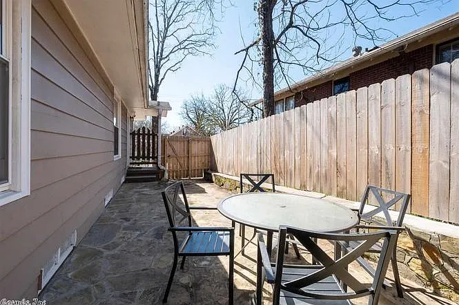 2 bed, 1121 sqft, $1,650 — Photo 3