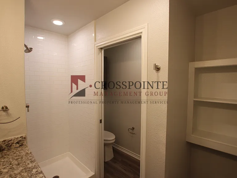 1927 Lindbergh Dr #301 — Photo 50