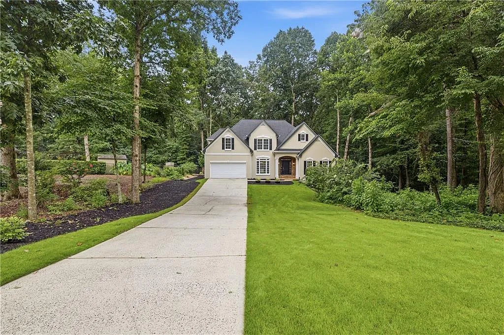 5 bed, 3.5 bath, 4367 sqft, $3,700 — Photo 1
