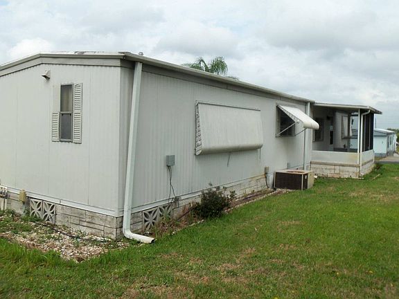 4th image of 4 Horseshoe Ln