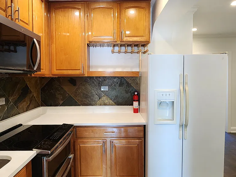 2702 N Laramie Ave #3 — Photo 4