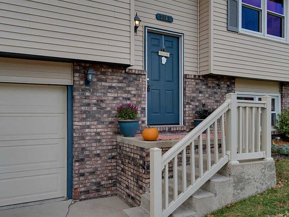 2nd image of 2013 Woodhavens Dr
