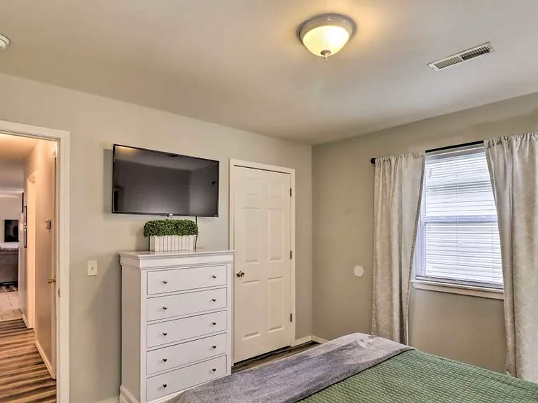 924 Renfrow St — Photo 25