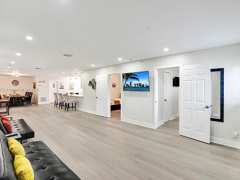 1018 Adams St — Photo 20