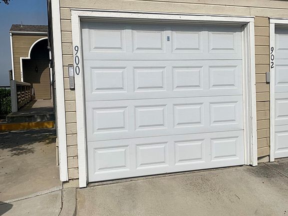 Detached Garage