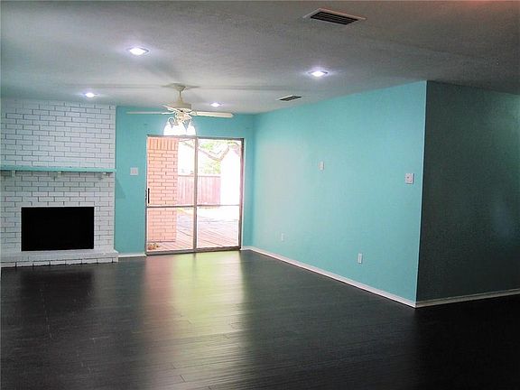3rd image of 4121 Glenrose Dr