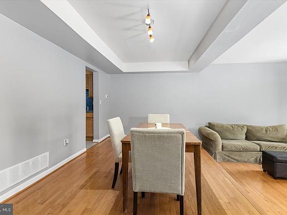 5th image of 33 Bernadotte Ct
