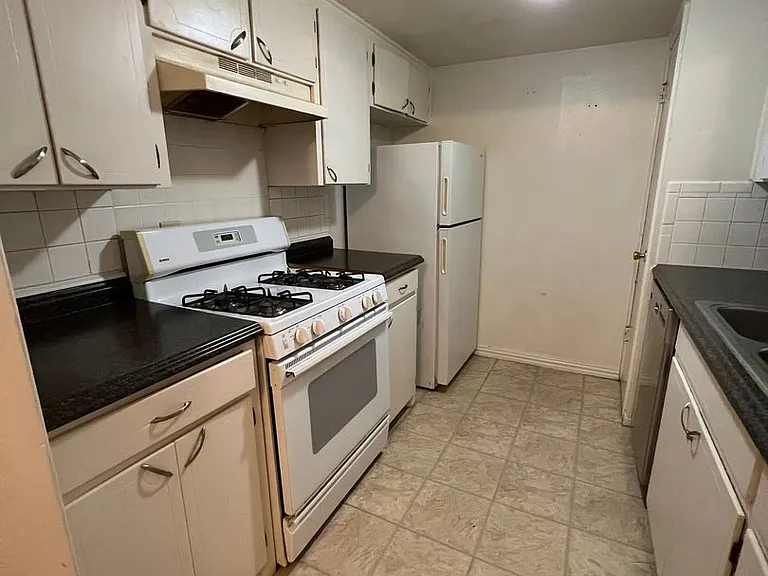 912 N Bell Ave — Photo 20