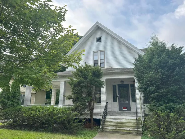 601 5th Ave, Menominee, MI 49858