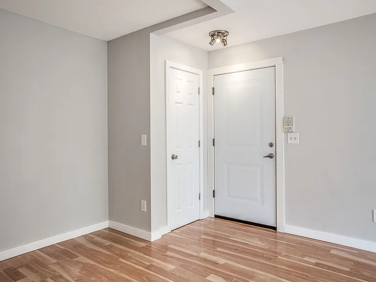 744 Polk St NE — Photo 7