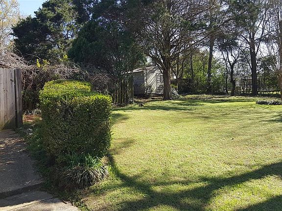 4th image of 425 Carol Villa Dr