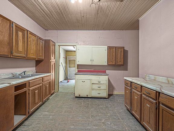 5th image of 1014 Market St