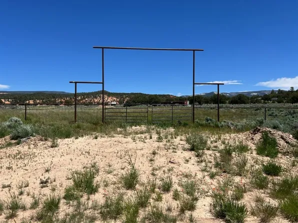 25 S Kimball Dr, Panguitch, UT 84764