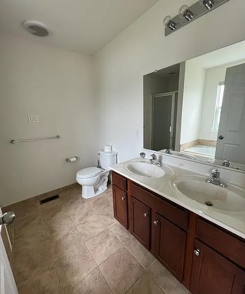 974 King Way — Photo 9