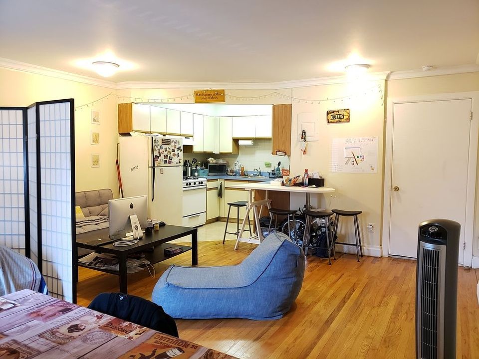 1st image of 2656 30th St APT 1F