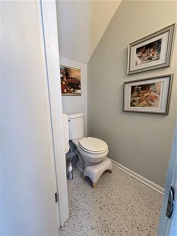 804 Spain St — Photo 19