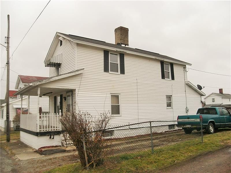 2nd image of 427 2nd St