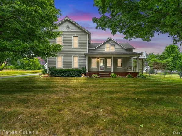 4306 Baldwin Rd, Grand Blanc, MI 48439