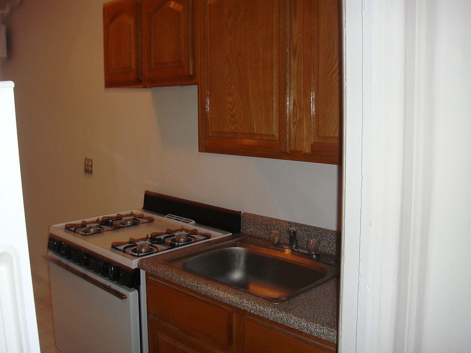 1st image of 26 Bedford Park Blvd E APT D5