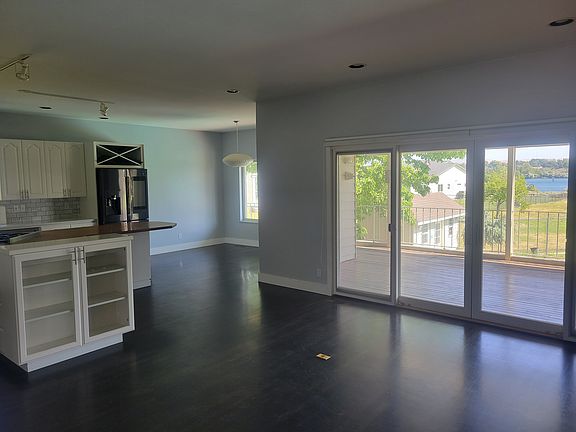 5th image of 7624 W River Blvd